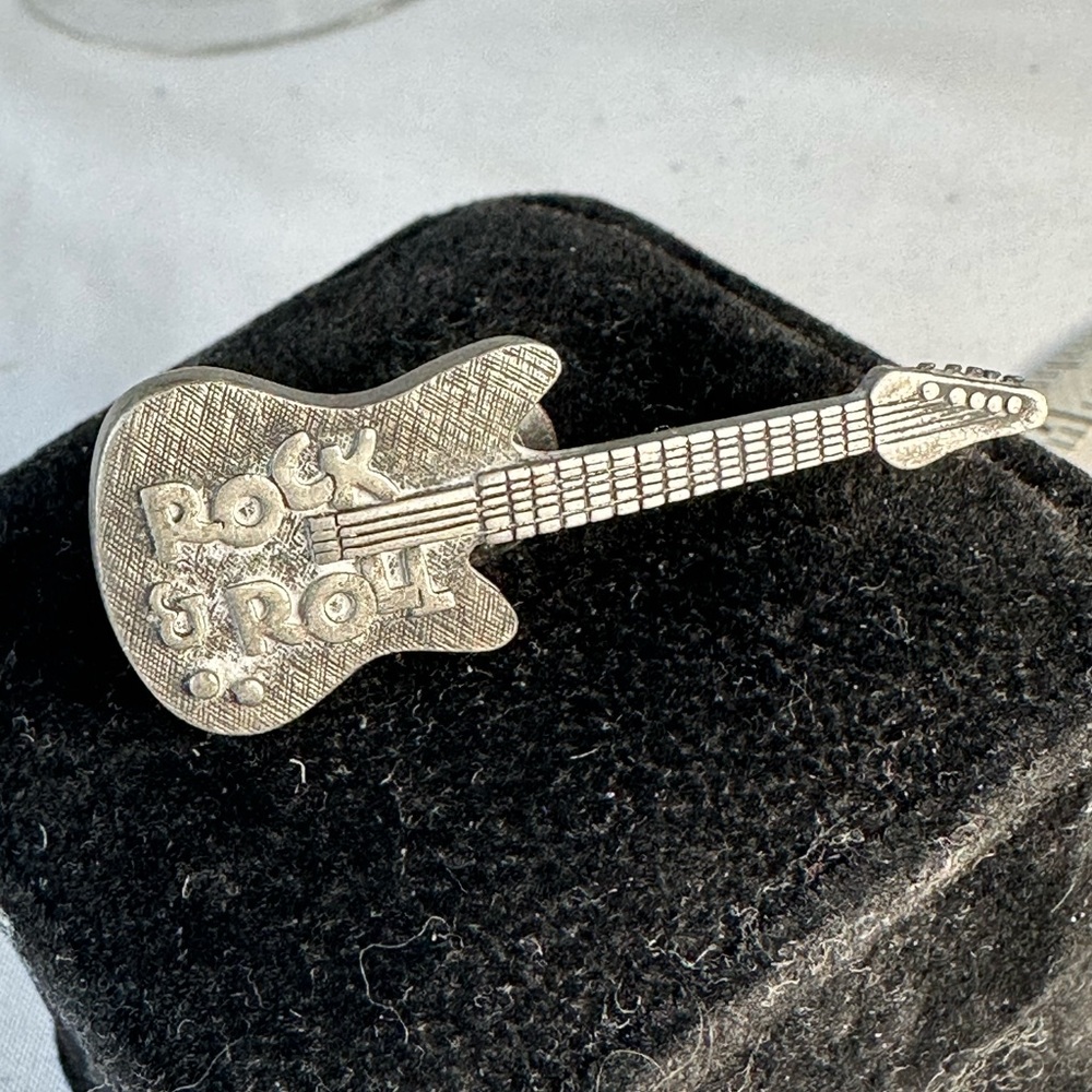 Vintage Rock & Roll electric guitar lapel pin